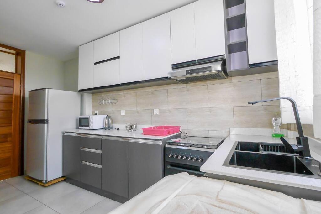 Ultra Modern Apartment In Nyarutarama Кігалі Екстер'єр фото