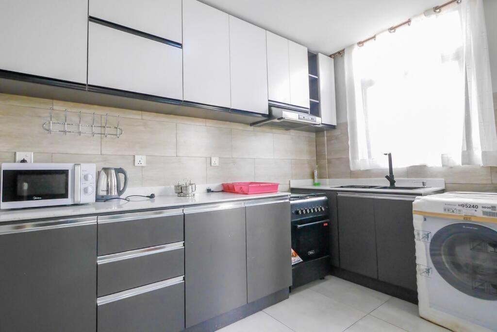 Ultra Modern Apartment In Nyarutarama Кігалі Екстер'єр фото